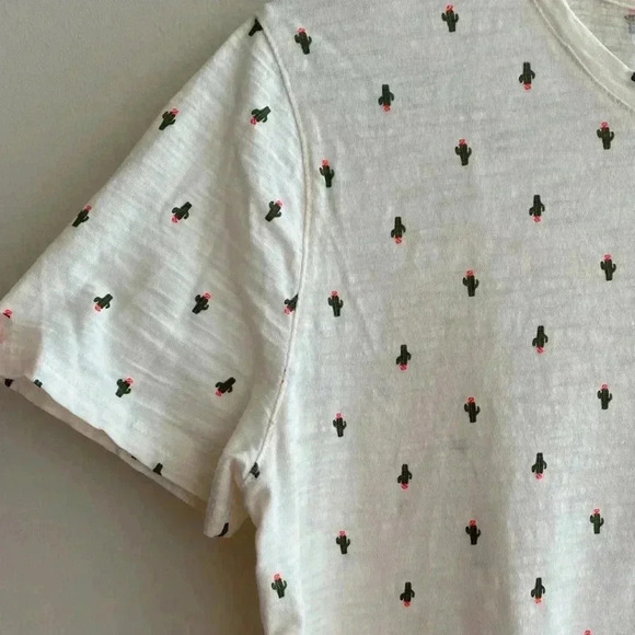 Old Navy Boyfriend Tee with Pocket, Cactus Print T-Shirt, Size M - Picture 3 of 16